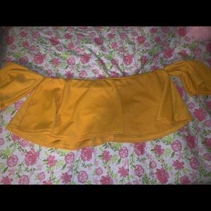 Pretty Little Thing Croptop